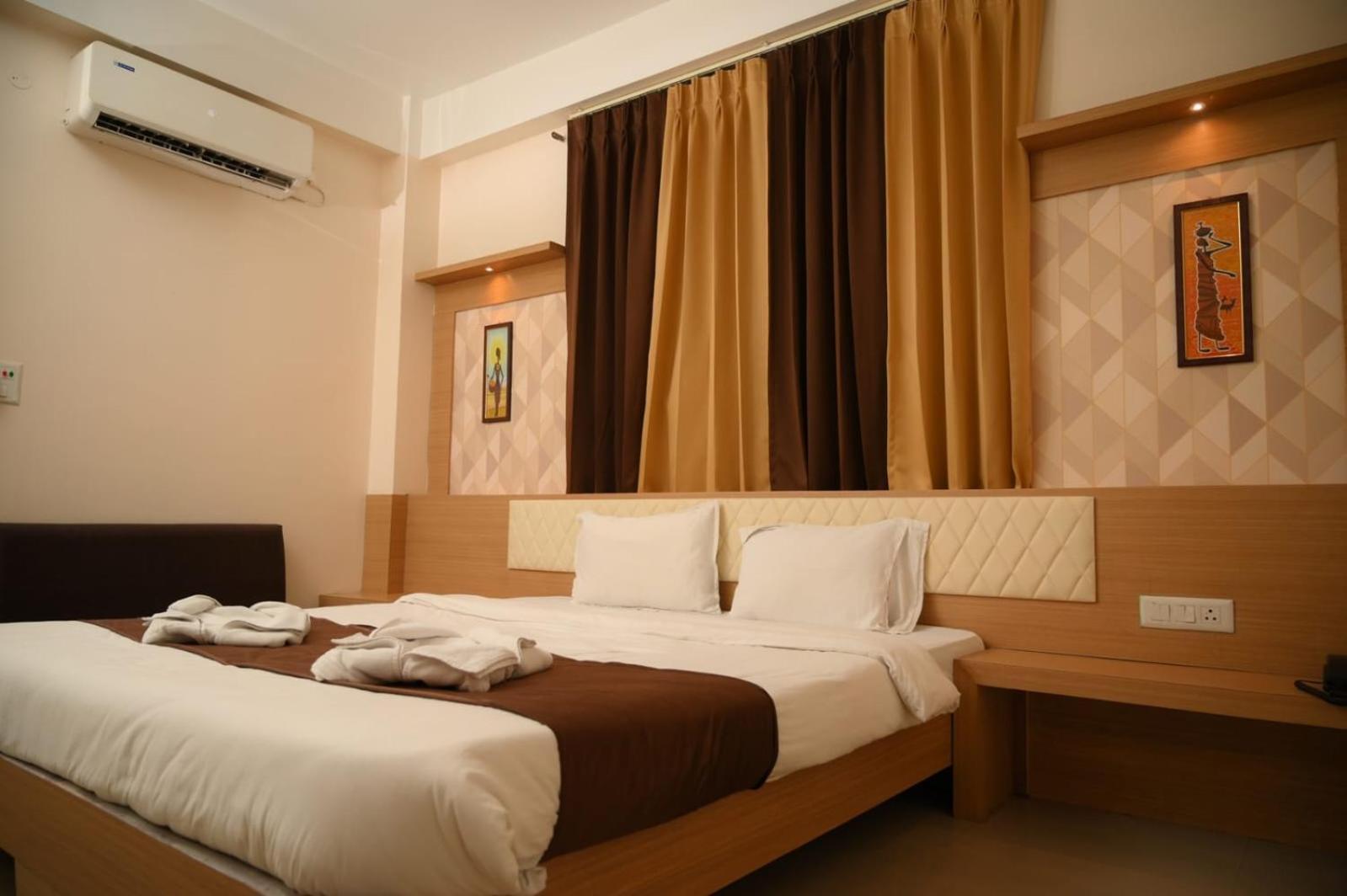 Hotel Jaysha Guwahati Ngoại thất bức ảnh